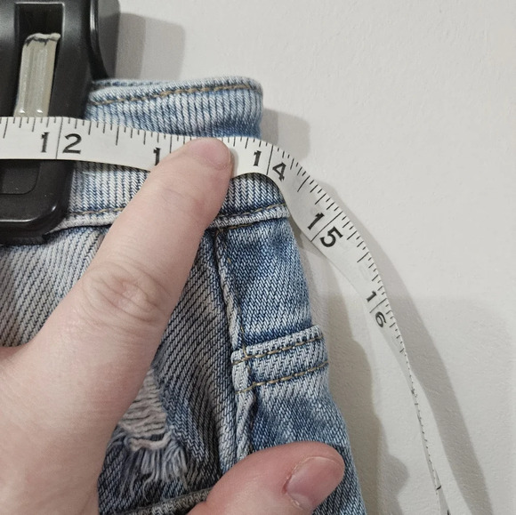 Kancan signature distressed light wash jeans! - Picture 4 of 7